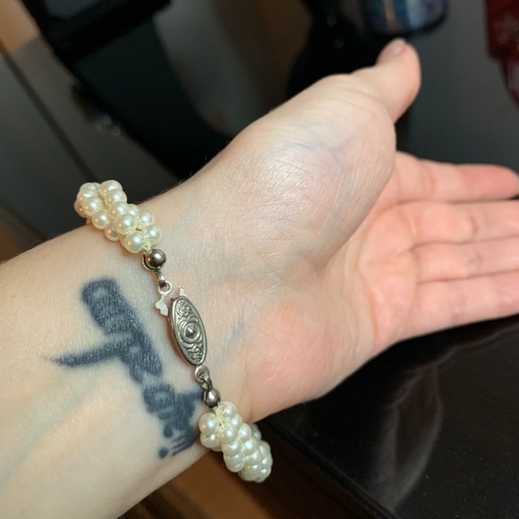 Twisted white faux pearls bracelet🤍 - Picture 8 of 8